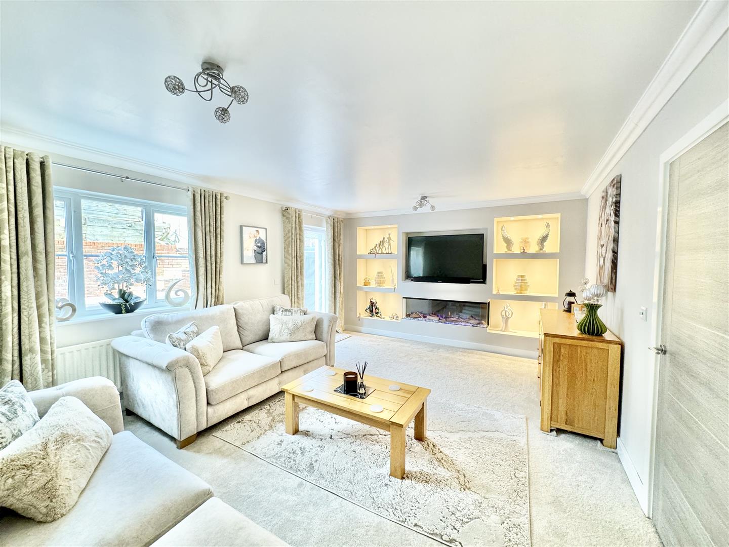 4 bed property in Welton Rise, St. Leonards-On-Sea
